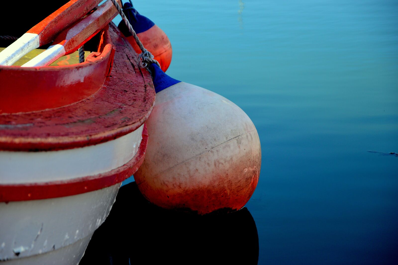 Nikon D3200 sample photo. Boje, boat, water photography