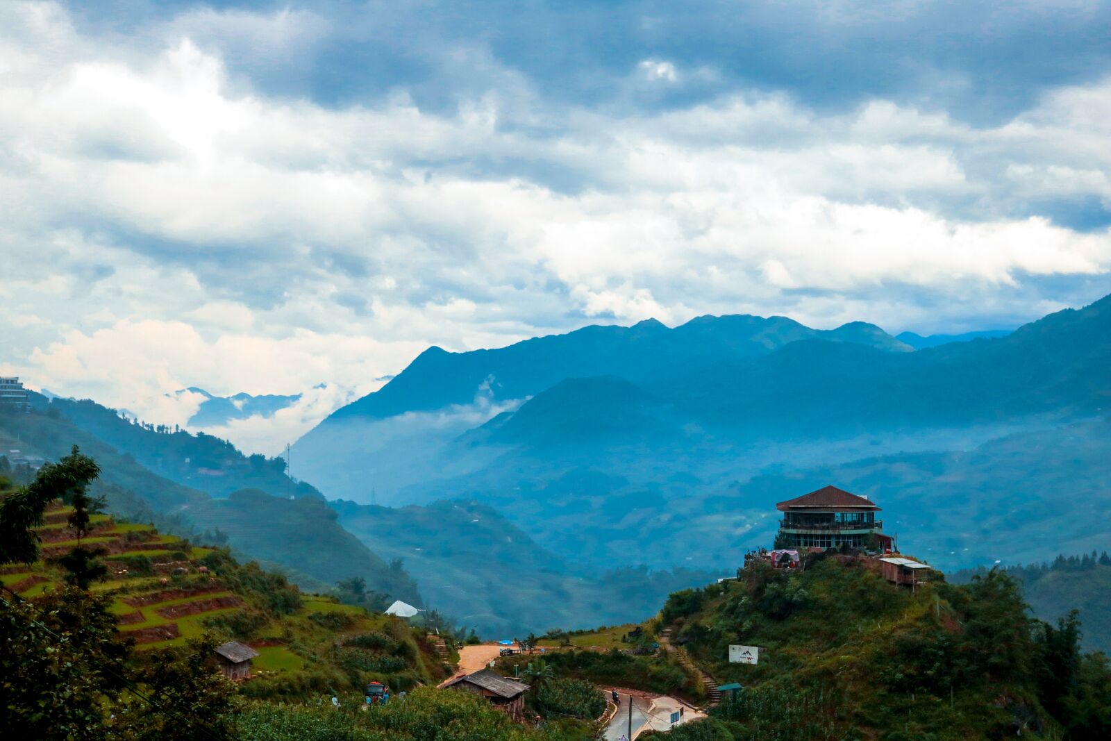 Canon EOS 750D (EOS Rebel T6i / EOS Kiss X8i) sample photo. Sky, sapa, mountains photography