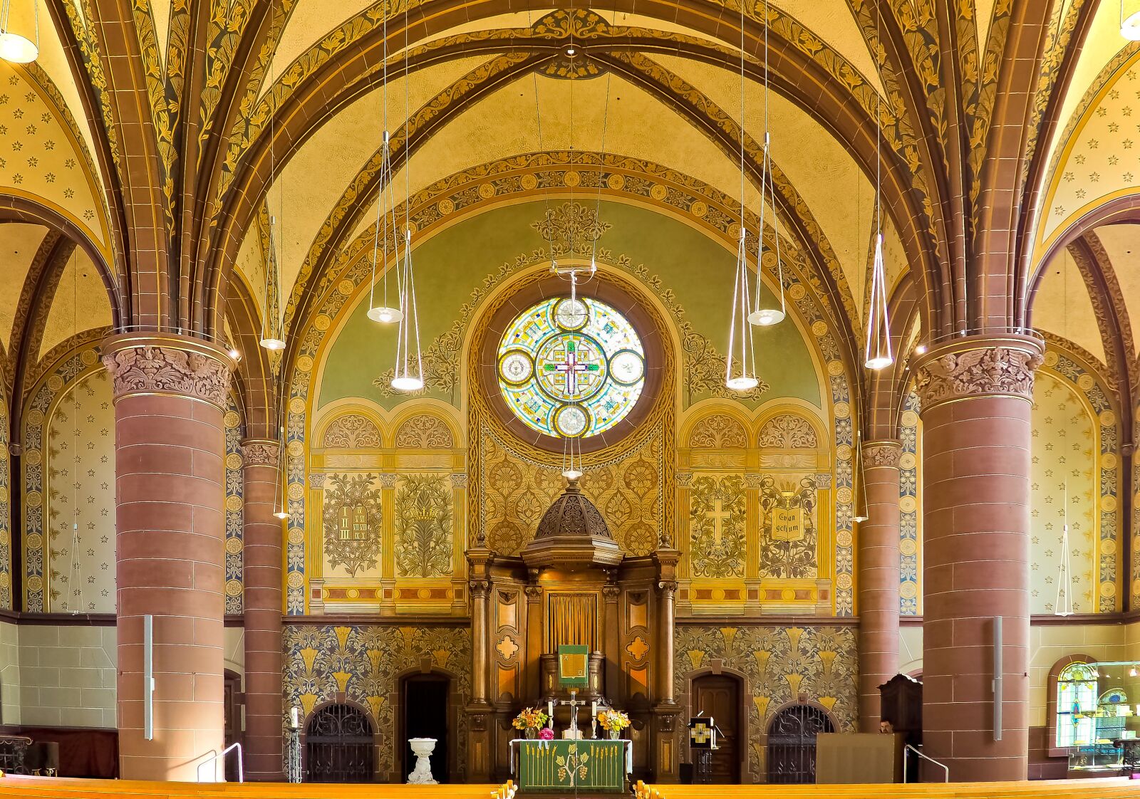 Olympus OM-D E-M10 sample photo. Church, altar, christian photography