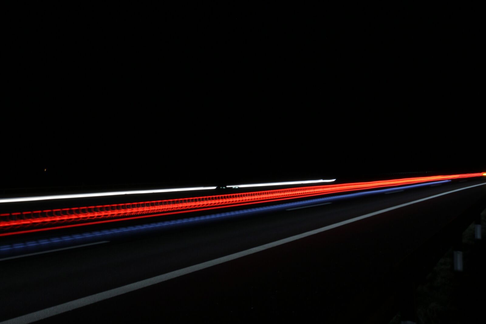Canon EOS 700D (EOS Rebel T5i / EOS Kiss X7i) sample photo. Length, exposure, highway photography