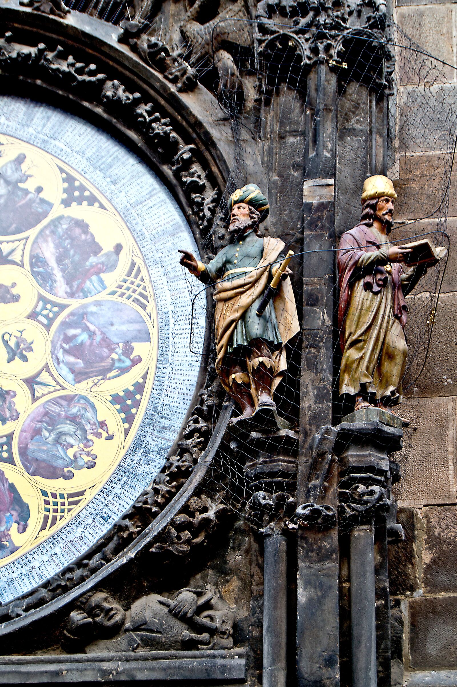 Nikon D3200 sample photo. Clock, clock shield, external photography
