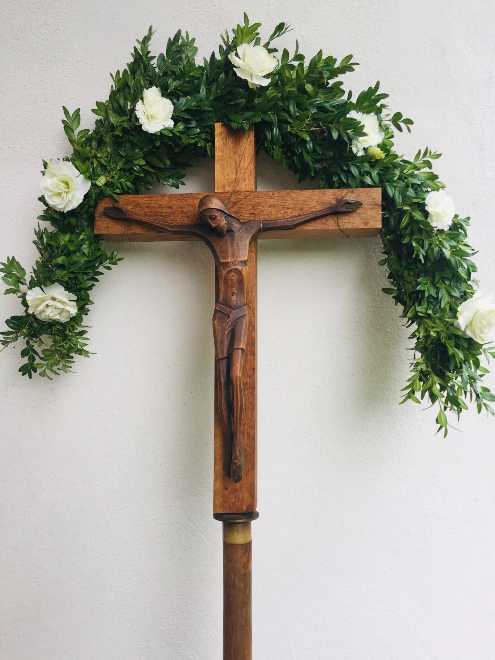 iPhone 6 back camera 4.15mm f/2.2 sample photo. Easter, christ, religion photography
