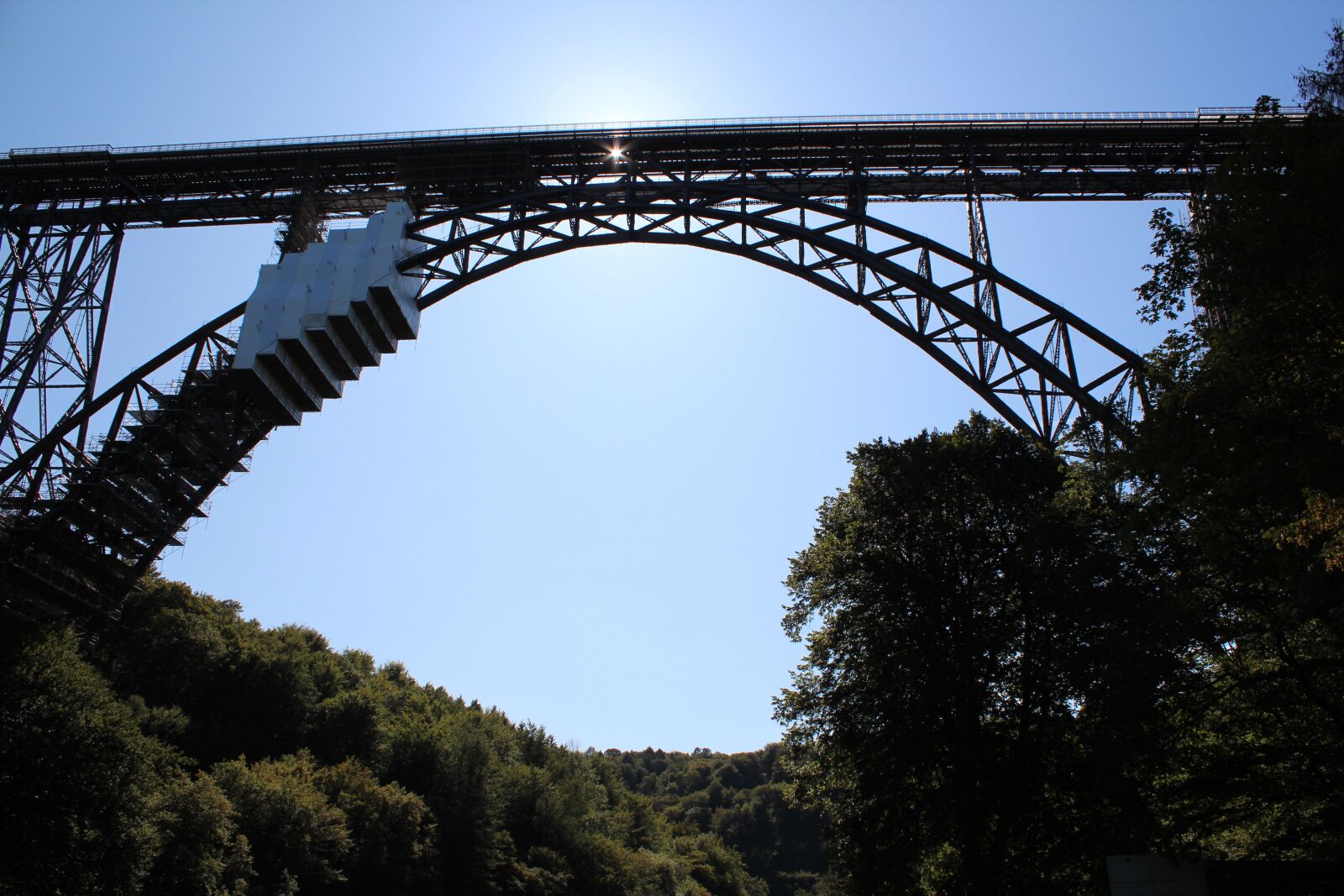 Canon EOS 600D (Rebel EOS T3i / EOS Kiss X5) sample photo. Bridge, architecture, steel photography