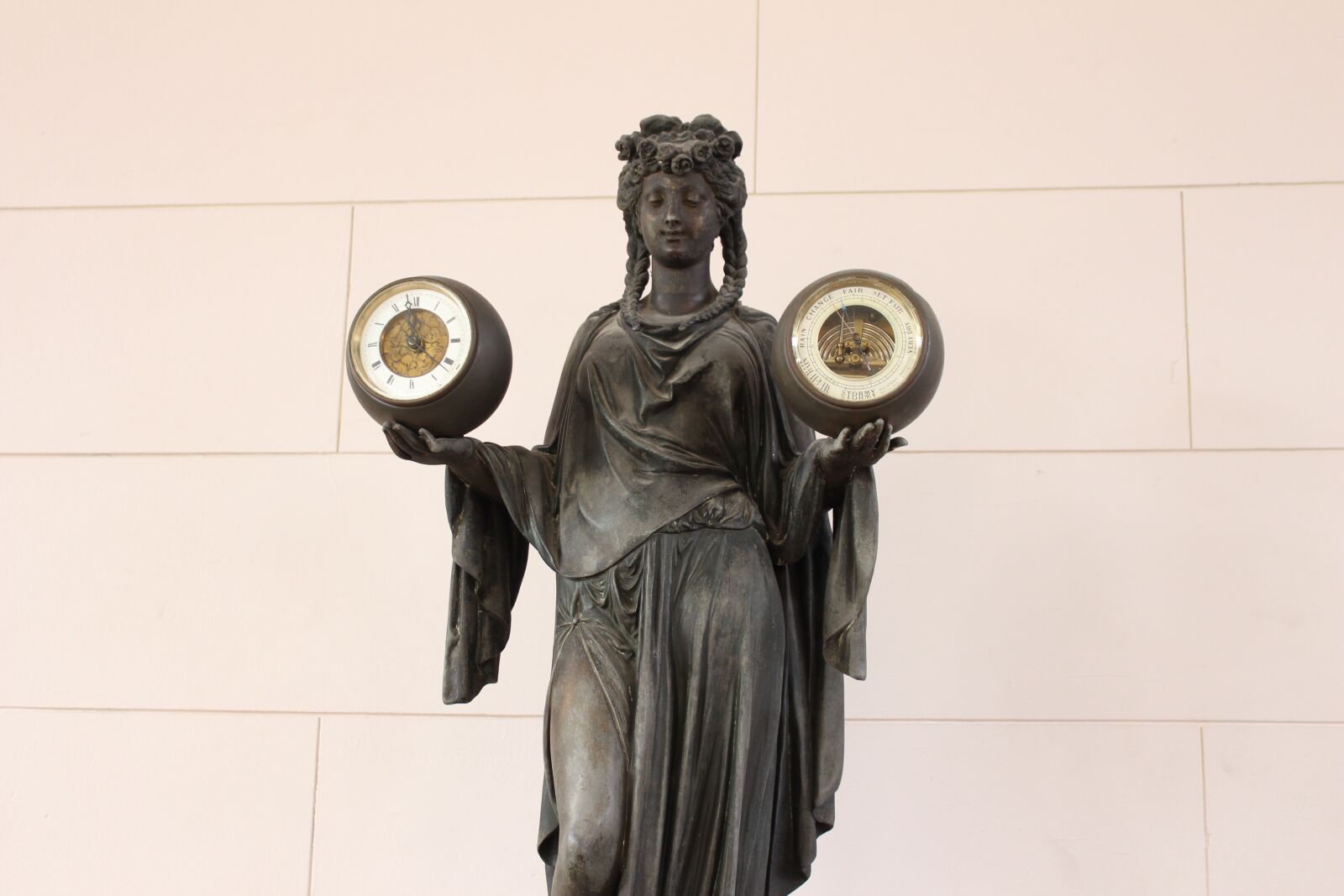 Canon EOS 700D (EOS Rebel T5i / EOS Kiss X7i) sample photo. Watch, woman, mystic photography