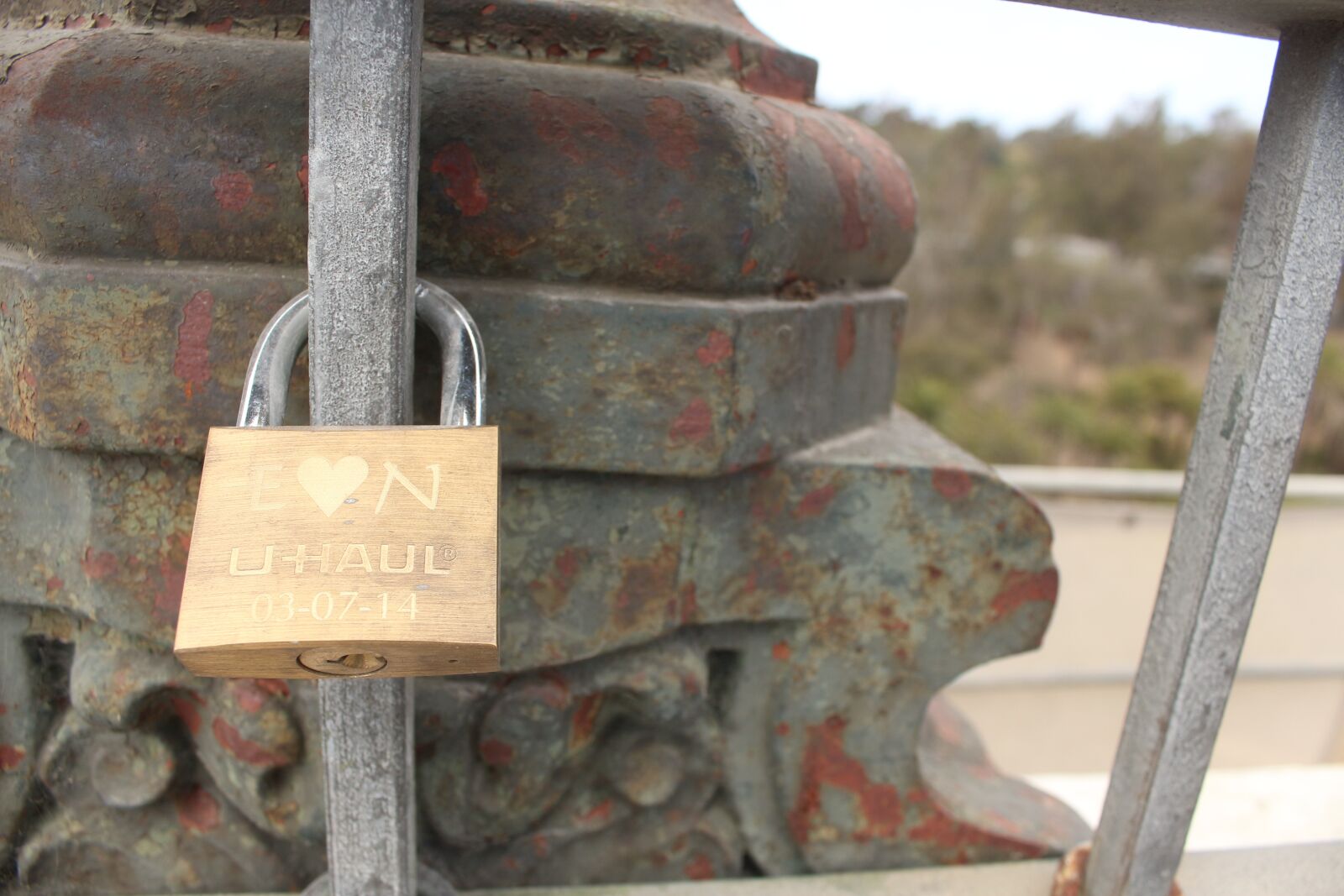 Canon EOS 650D (EOS Rebel T4i / EOS Kiss X6i) sample photo. Lock, love, romance photography