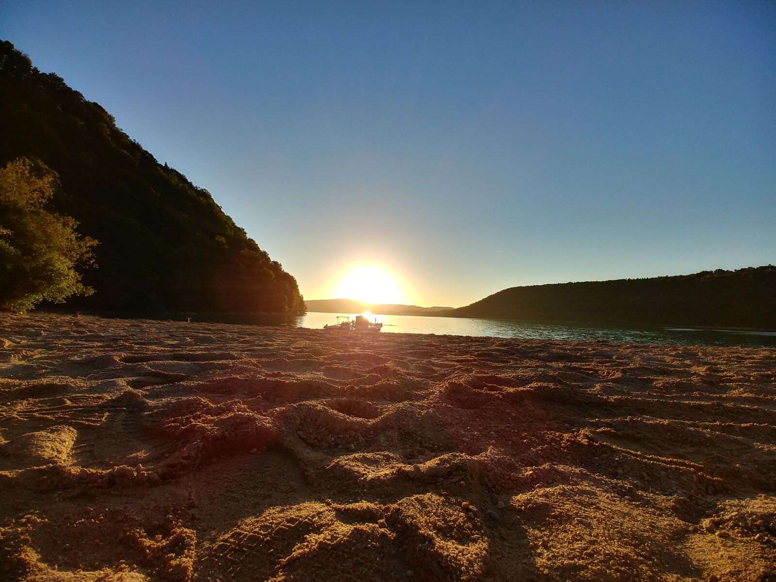 LG G6 sample photo. Beach, france, mountain, sunset photography