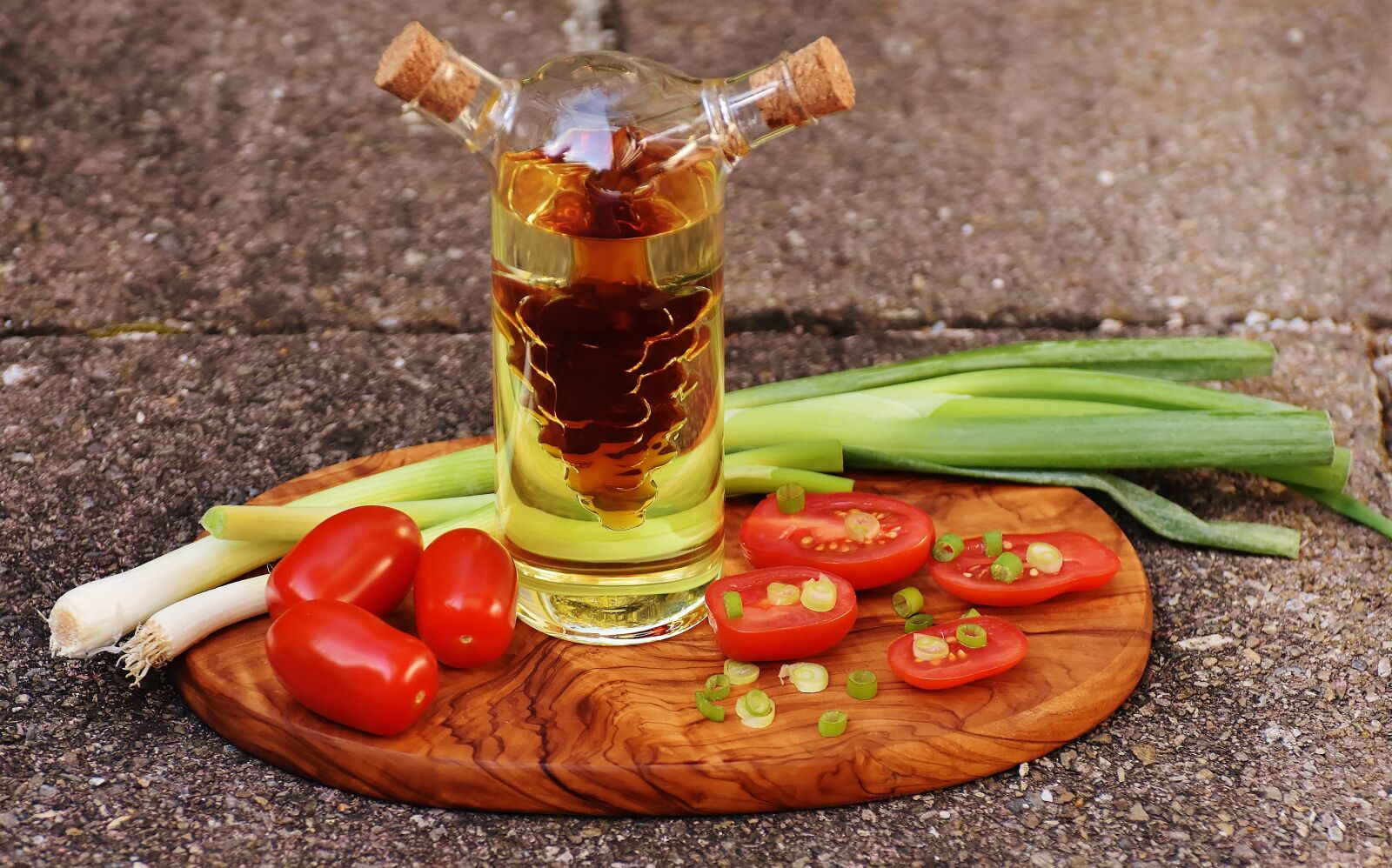 Nikon D7200 sample photo. Vinegar, oil, tomatoes photography