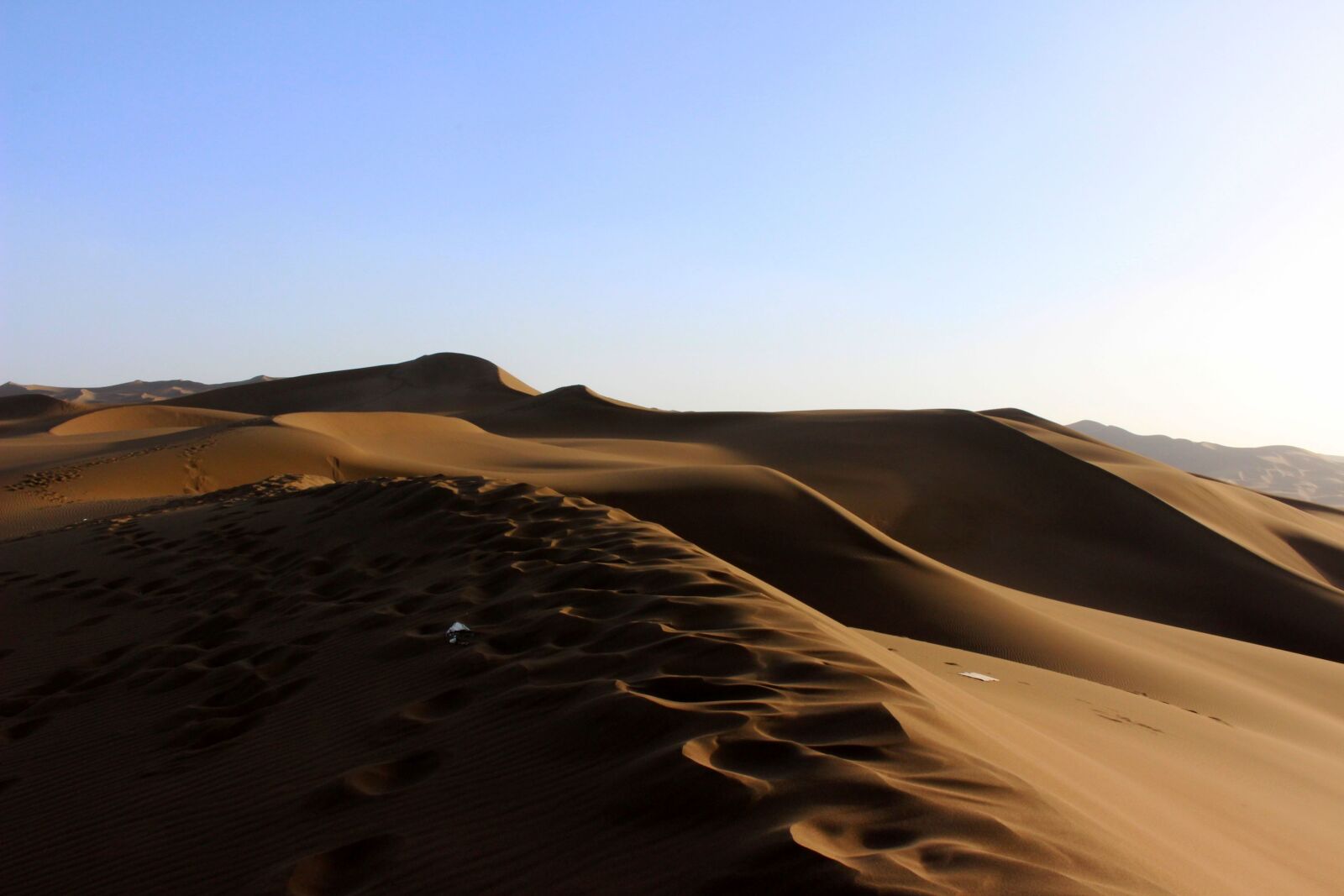 Canon EOS 100D (EOS Rebel SL1 / EOS Kiss X7) sample photo. Desert, in xinjiang, footprint photography