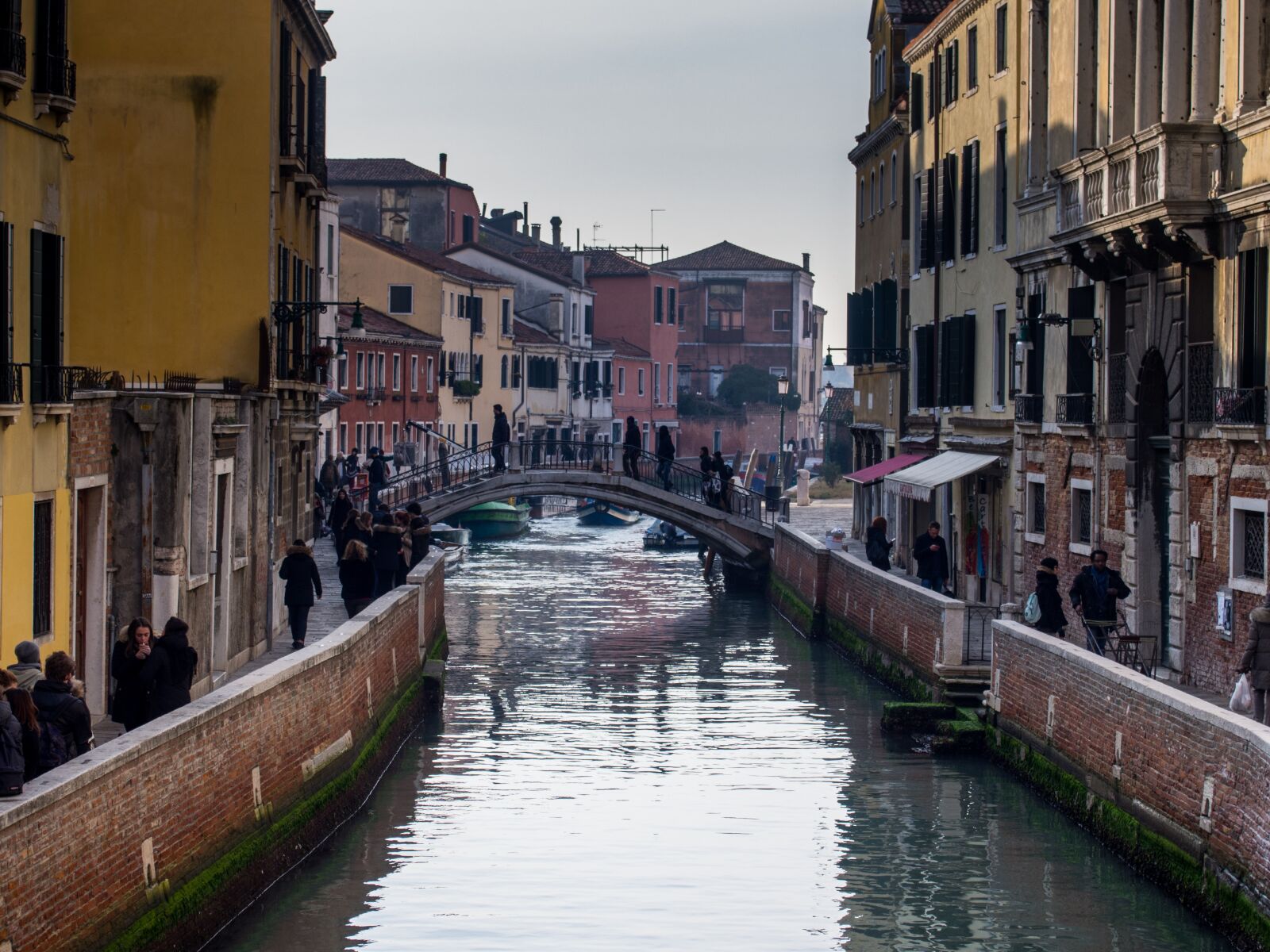 Olympus PEN E-PL5 + Olympus M.Zuiko Digital 14-42mm F3.5-5.6 II R sample photo. Venice, italy, channel photography