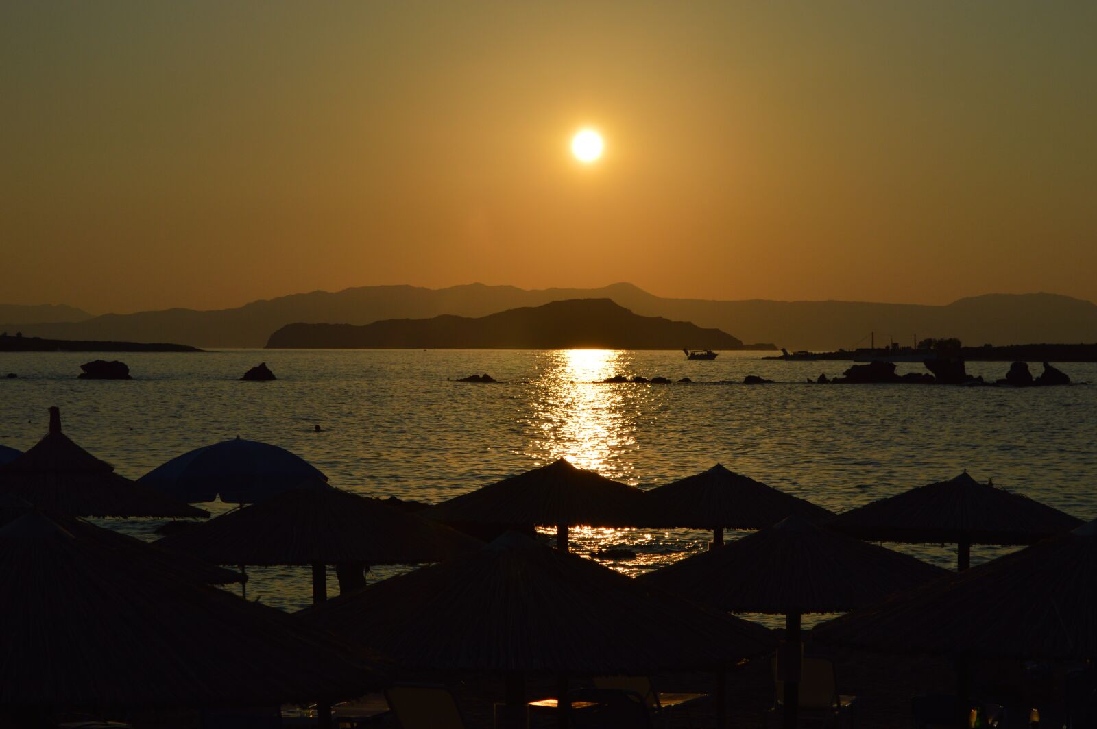 Nikon D3200 sample photo. Sunset, beach, sundown photography