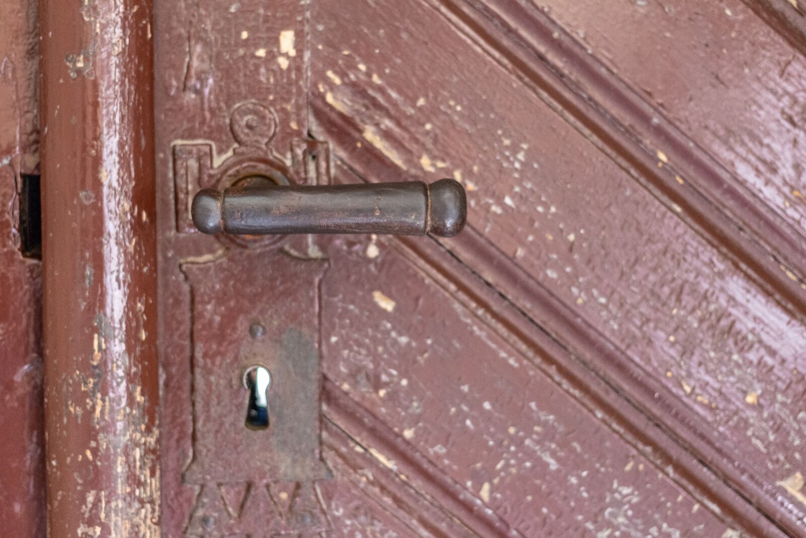 Canon EOS 100D (EOS Rebel SL1 / EOS Kiss X7) + Canon EF 40mm F2.8 STM sample photo. Door handle, old, vintage photography