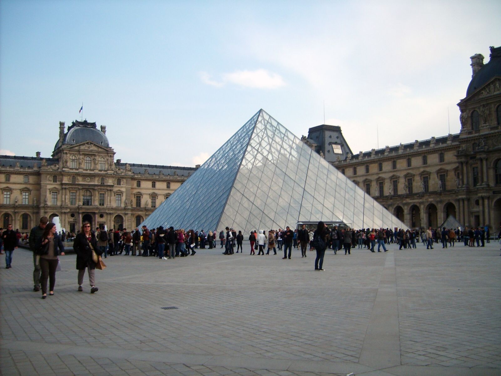 Samsung Digimax S500 / Kenox S500 / Digimax Cyber 530 sample photo. France, paris, louvre photography