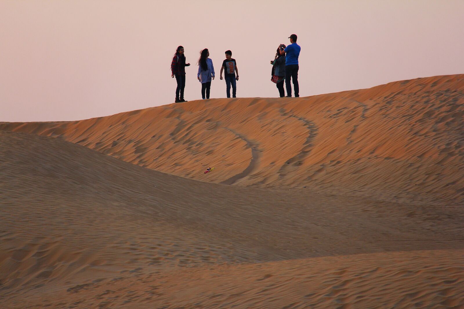 Canon EF-S 18-200mm F3.5-5.6 IS sample photo. People, tree, sand photography