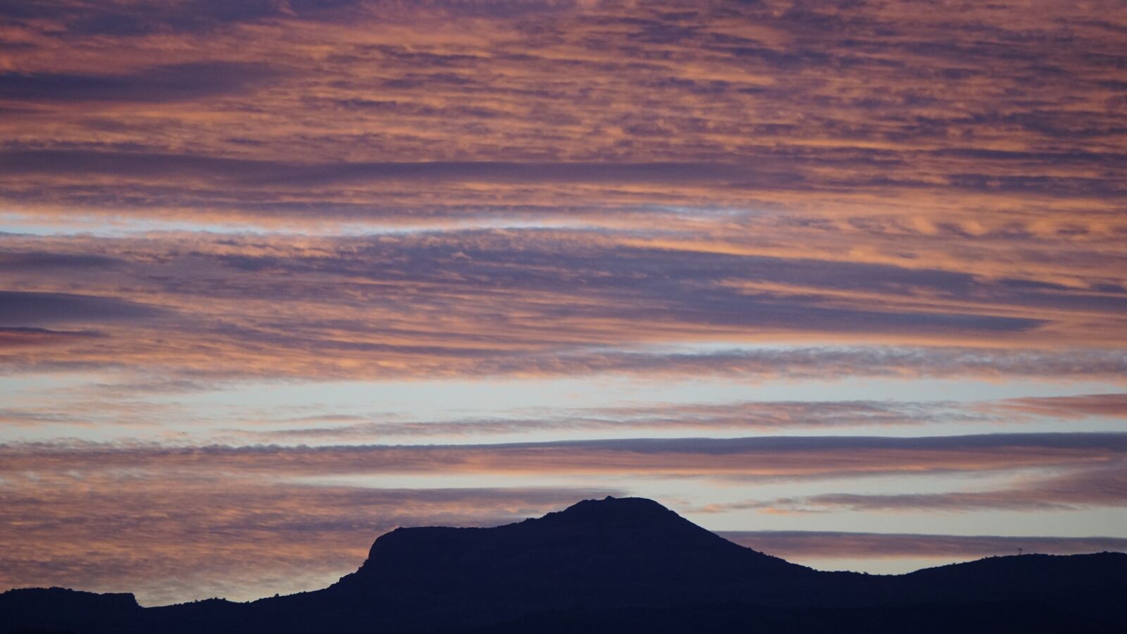Sony E 55-210mm F4.5-6.3 OSS sample photo. Sunset, sky, clouds photography