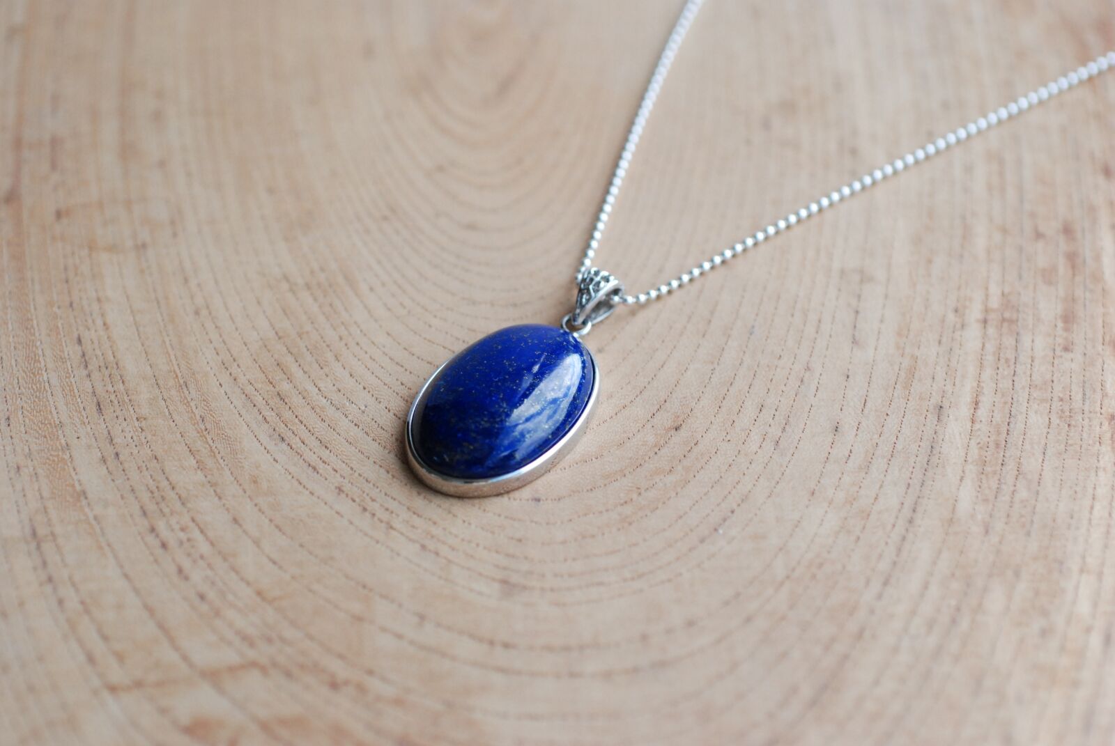 Nikon D80 sample photo. Lapis lazuli, pendant, accessories photography
