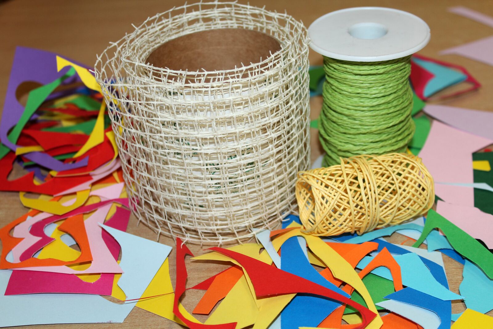 Canon EOS 1200D (EOS Rebel T5 / EOS Kiss X70 / EOS Hi) sample photo. Twine, tangle, rolled up photography