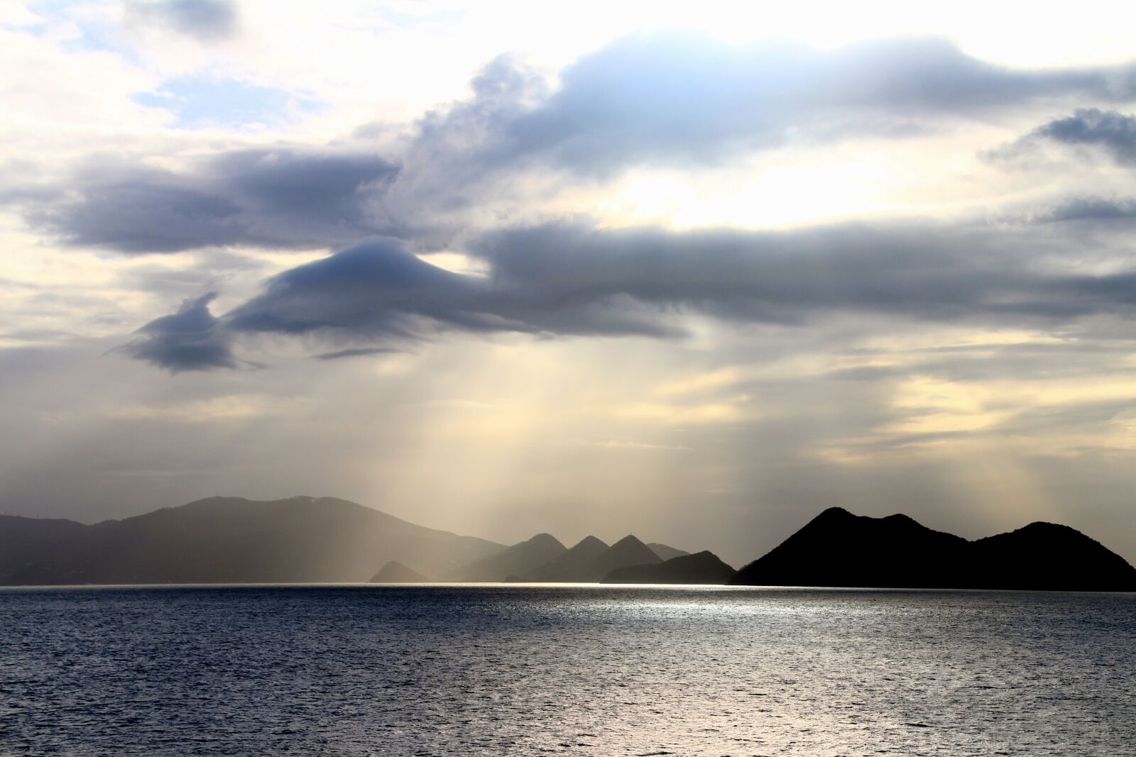 Canon EOS 700D (EOS Rebel T5i / EOS Kiss X7i) sample photo. Caribbean, mystical, sun clouds photography