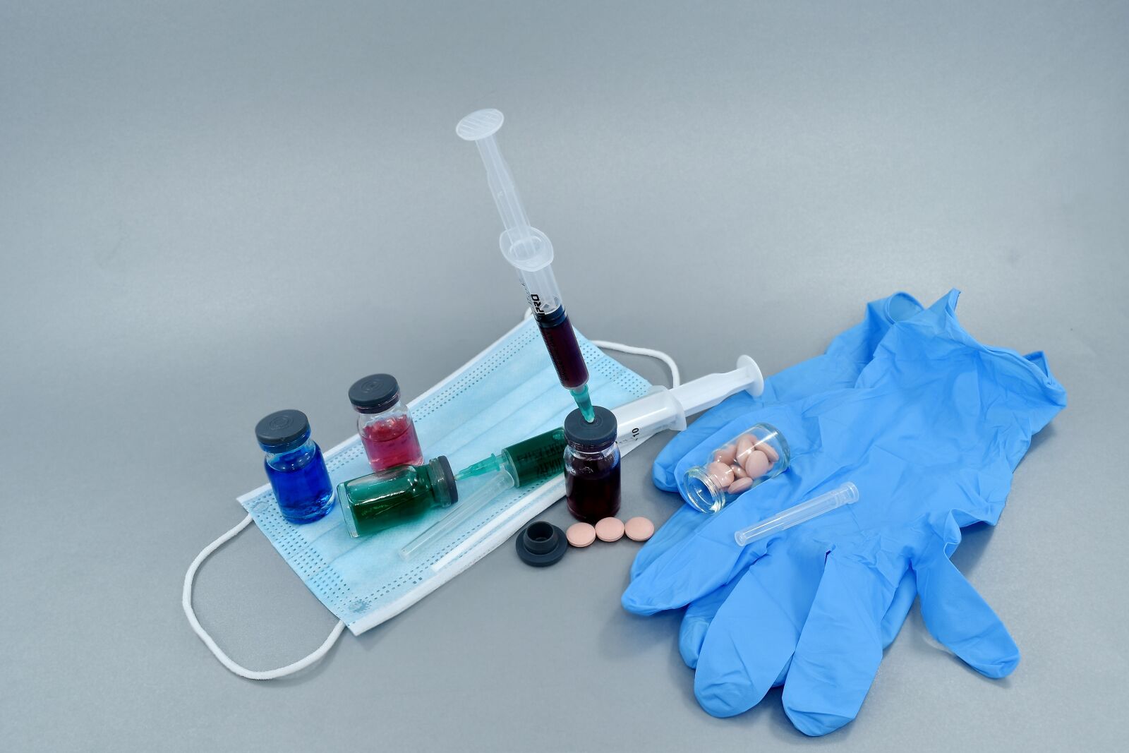 Nikon D5500 sample photo. Medicine, gloves, science, still photography