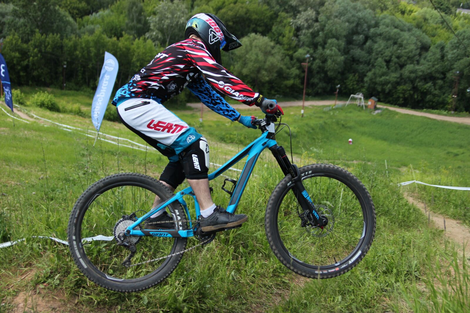 Canon EOS 600D (Rebel EOS T3i / EOS Kiss X5) sample photo. Sports, bike, competition photography