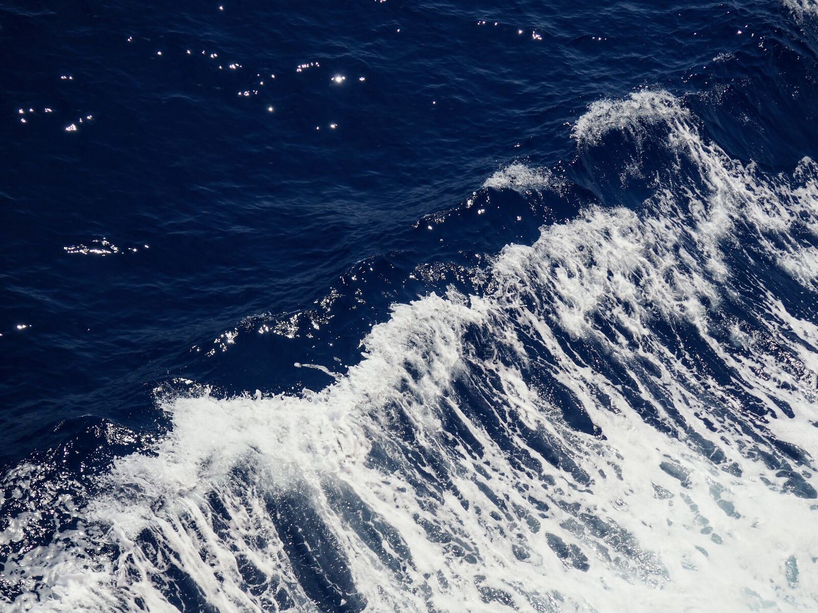 Olympus OM-D E-M10 II sample photo. Wave, mediterranean sea, mediterranean photography