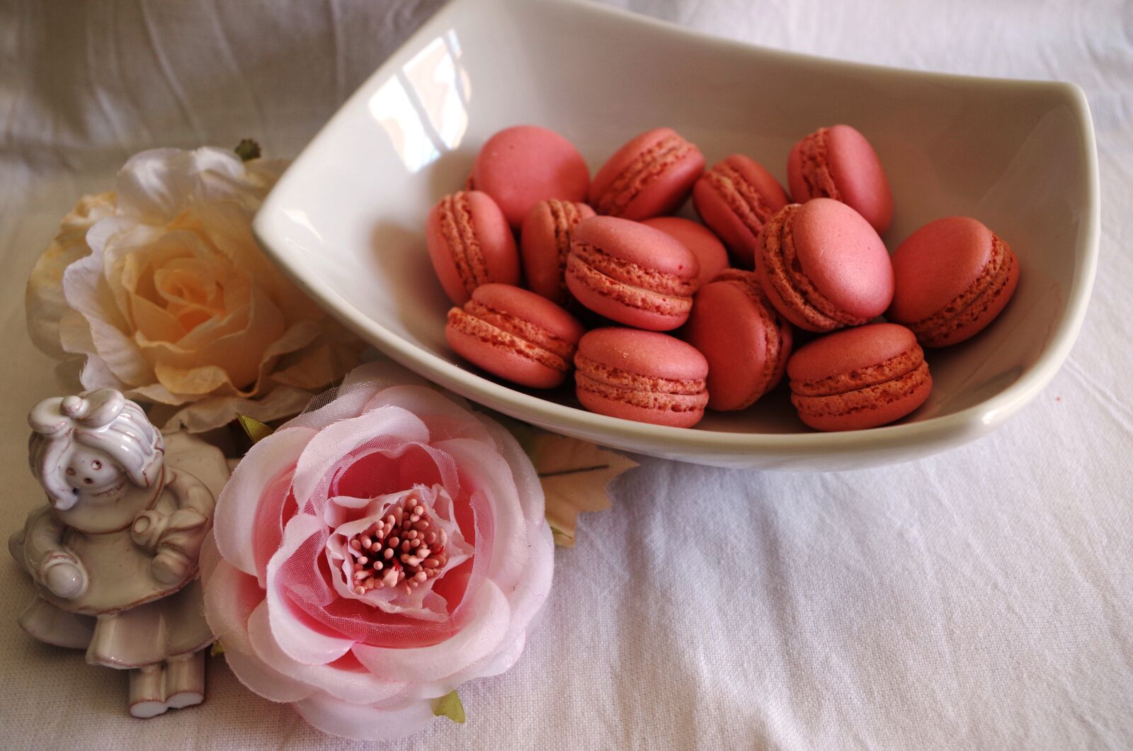 Pentax K-50 sample photo. Macaron, pink, rosa photography