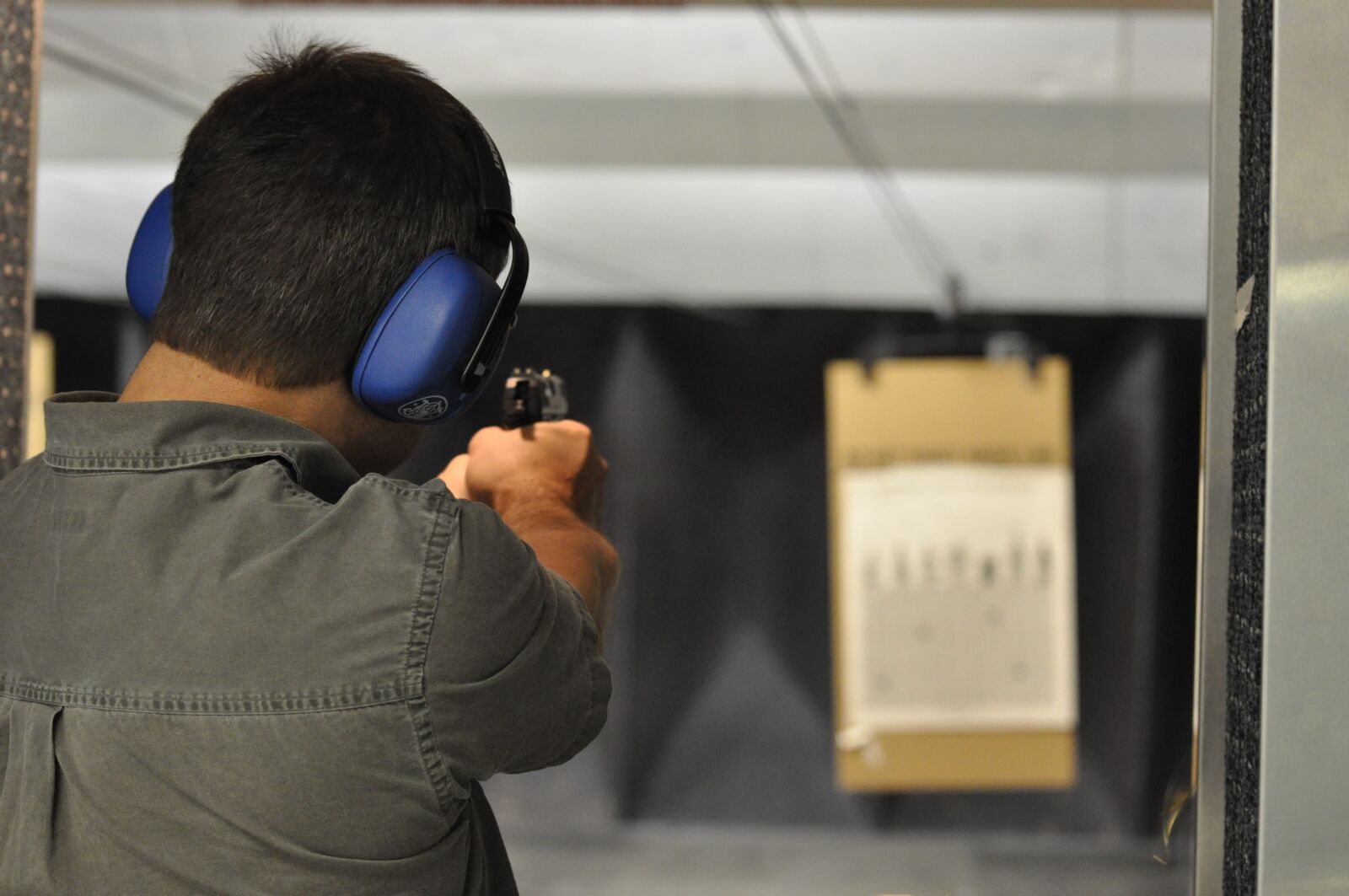 Nikon D90 sample photo. Shooting, gun, handgun photography