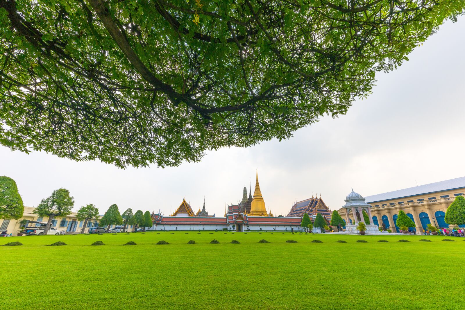 Canon EOS 5D Mark IV sample photo. Emerald pagoda, thailand, pagoda photography