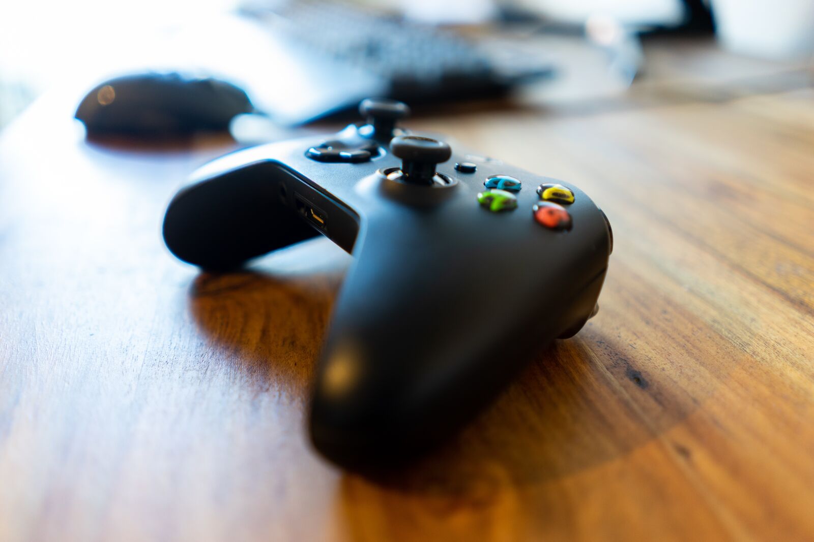 Sony a7 + Sony FE 28mm F2 sample photo. Controller, x-box, console photography