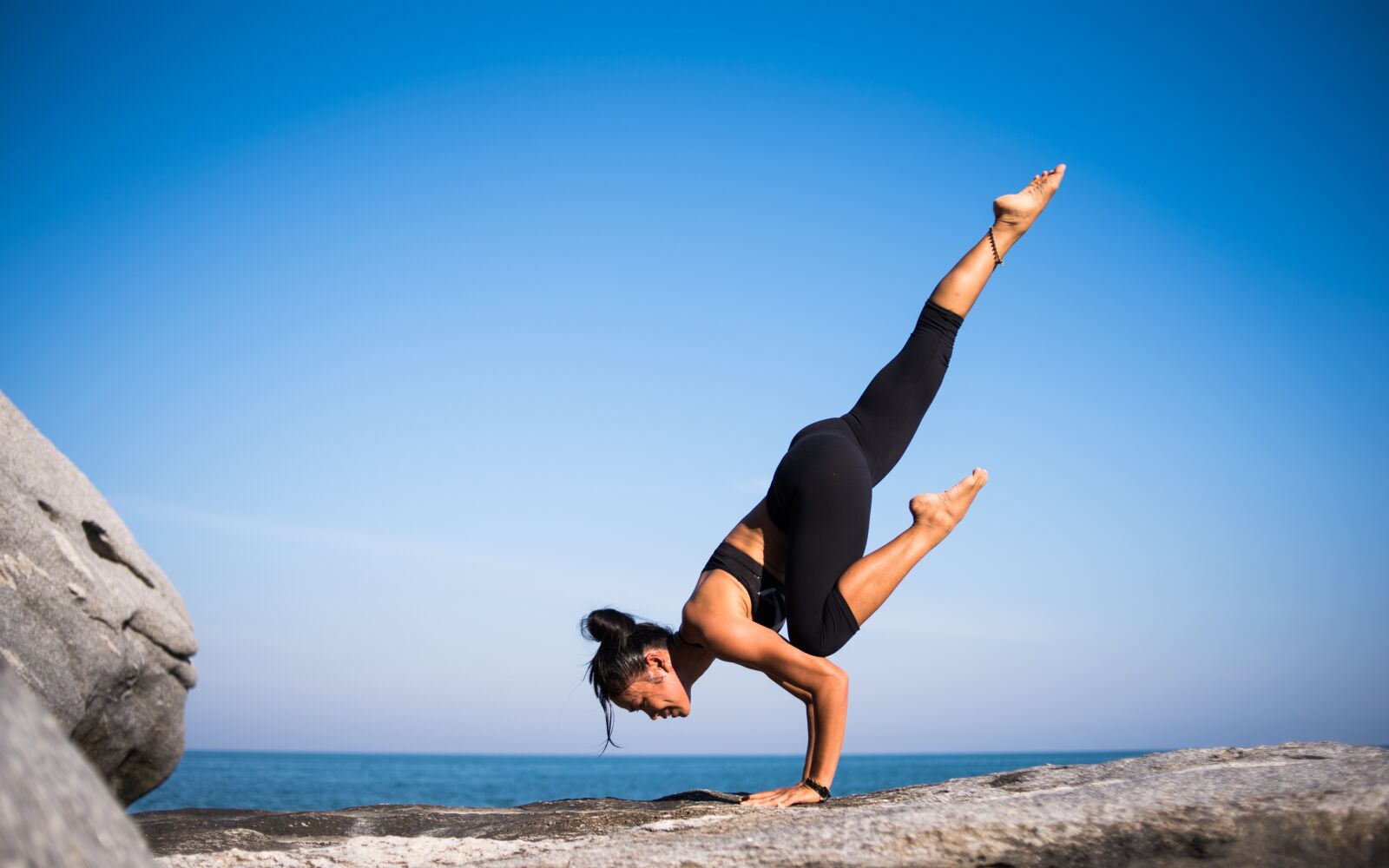 Nikon D750 sample photo. Yoga, strength, people photography