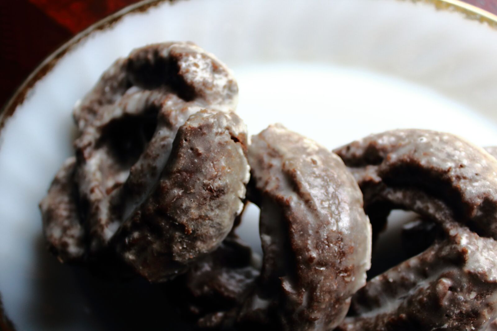 Canon EOS 1200D (EOS Rebel T5 / EOS Kiss X70 / EOS Hi) sample photo. Chocolate, donut, doughnut photography