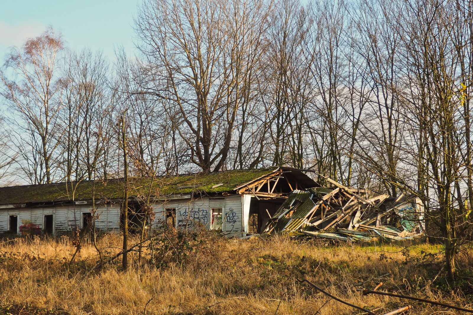 Olympus OM-D E-M10 sample photo. Lost places, barracks, abandoned photography