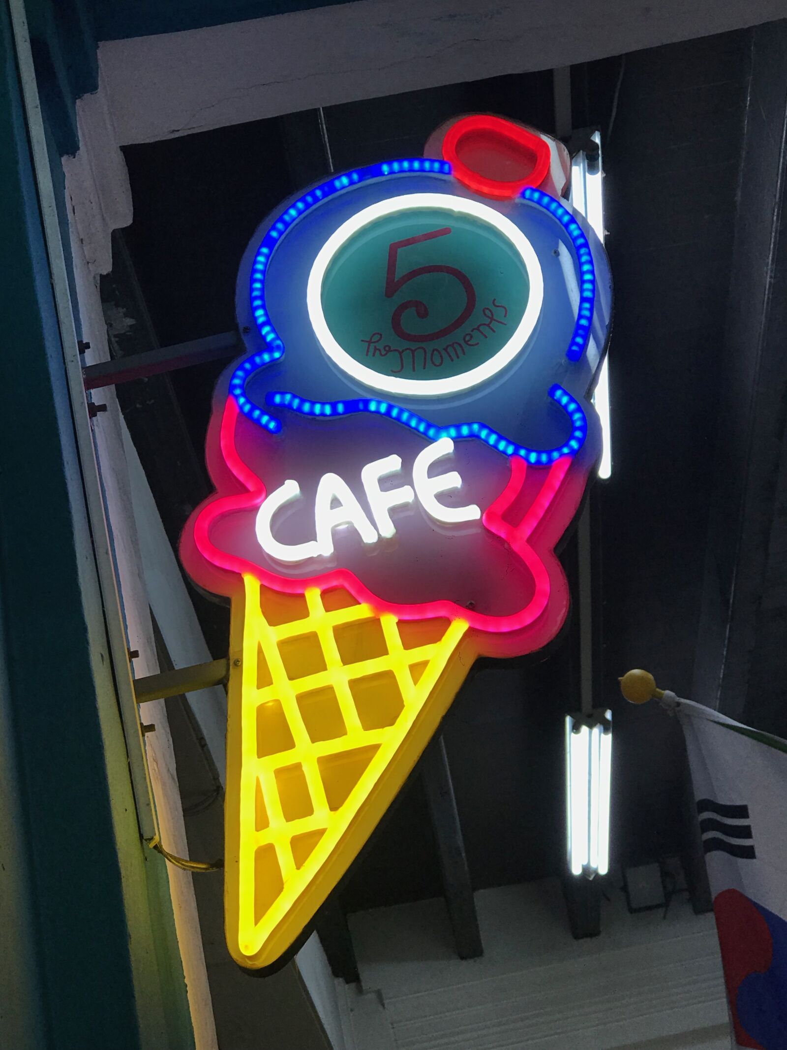 Apple iPhone 7 Plus sample photo. Neon, logo, cafe photography