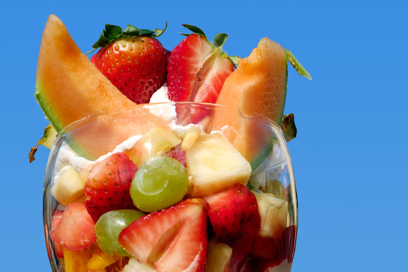 Fujifilm X-T10 + Fujifilm XF 35mm F1.4 R sample photo. Fruit cup, dessert, fruits photography