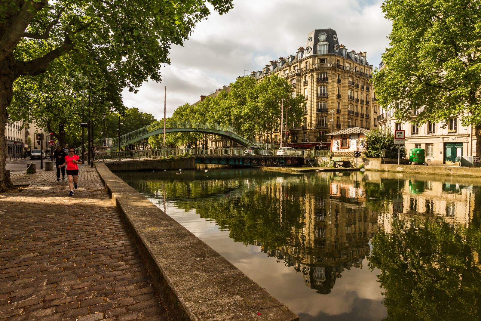 Canon EF-S 10-22mm F3.5-4.5 USM sample photo. Paris, reflections, water photography