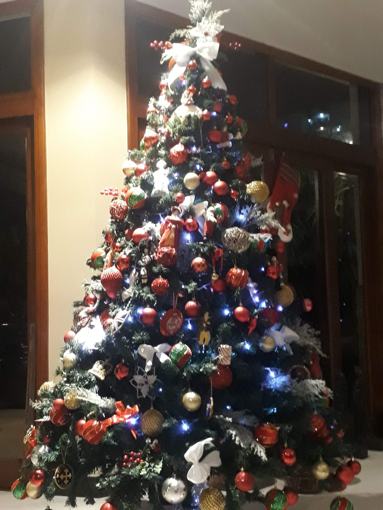 Samsung Galaxy J7 Prime sample photo. Christmas, christmas tree, december photography