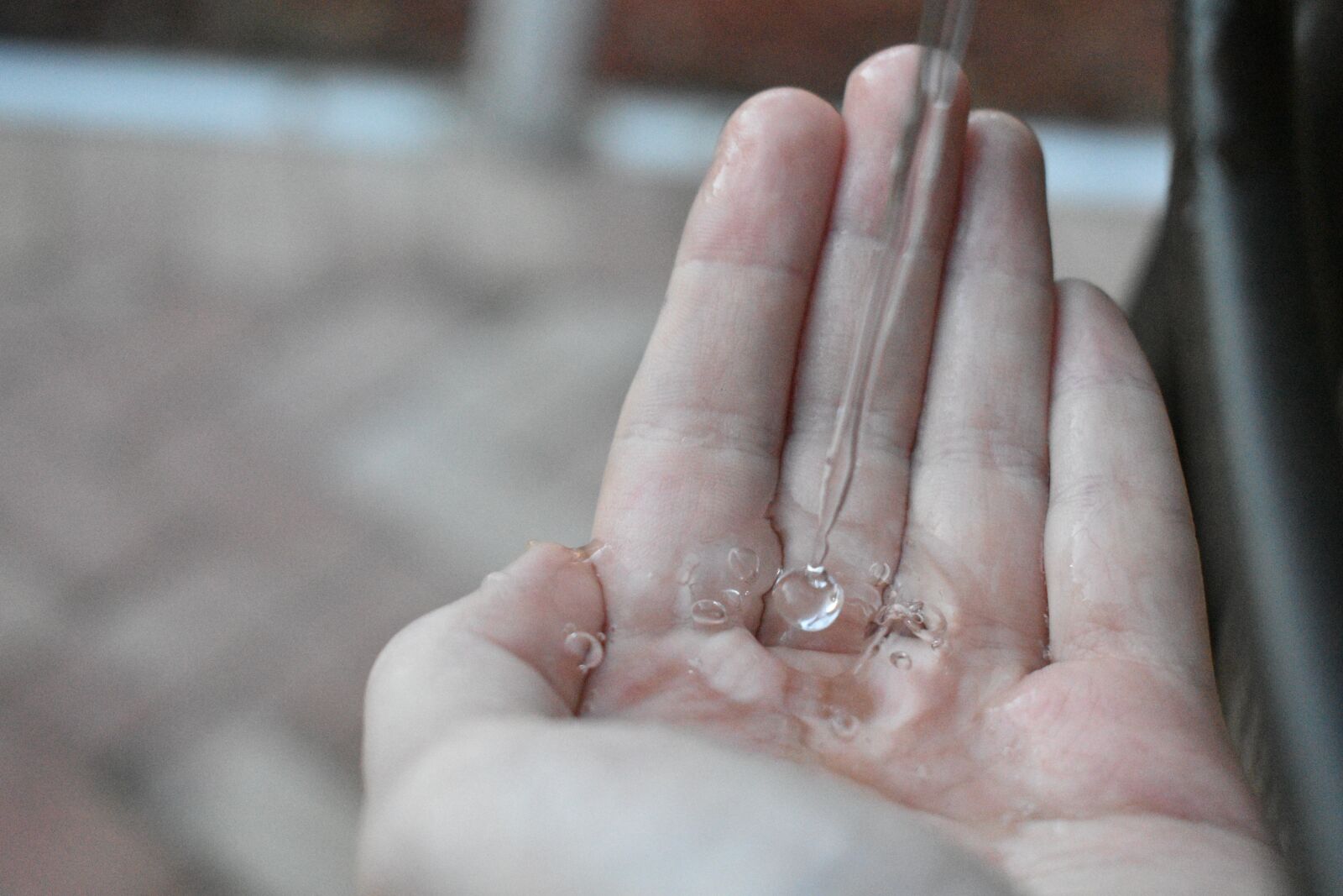 Nikon D3400 sample photo. Hand, water, hand holding photography
