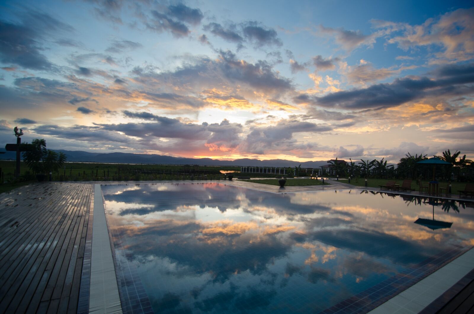 Nikon D7000 sample photo. Sunset, inle lake, nyaungshwe photography