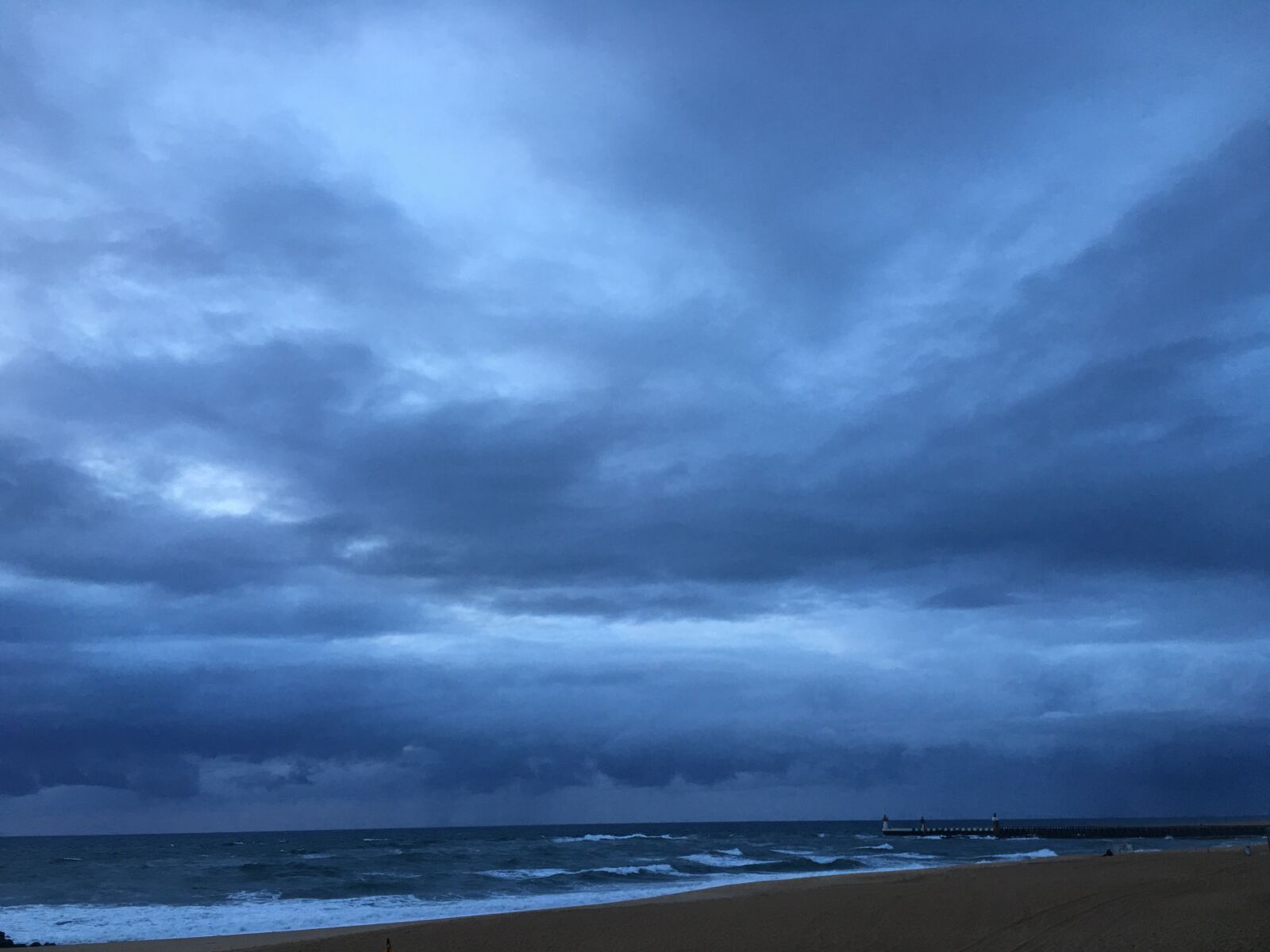 iPhone 6s Plus back camera 4.15mm f/2.2 sample photo. Storm, sea, ocean photography