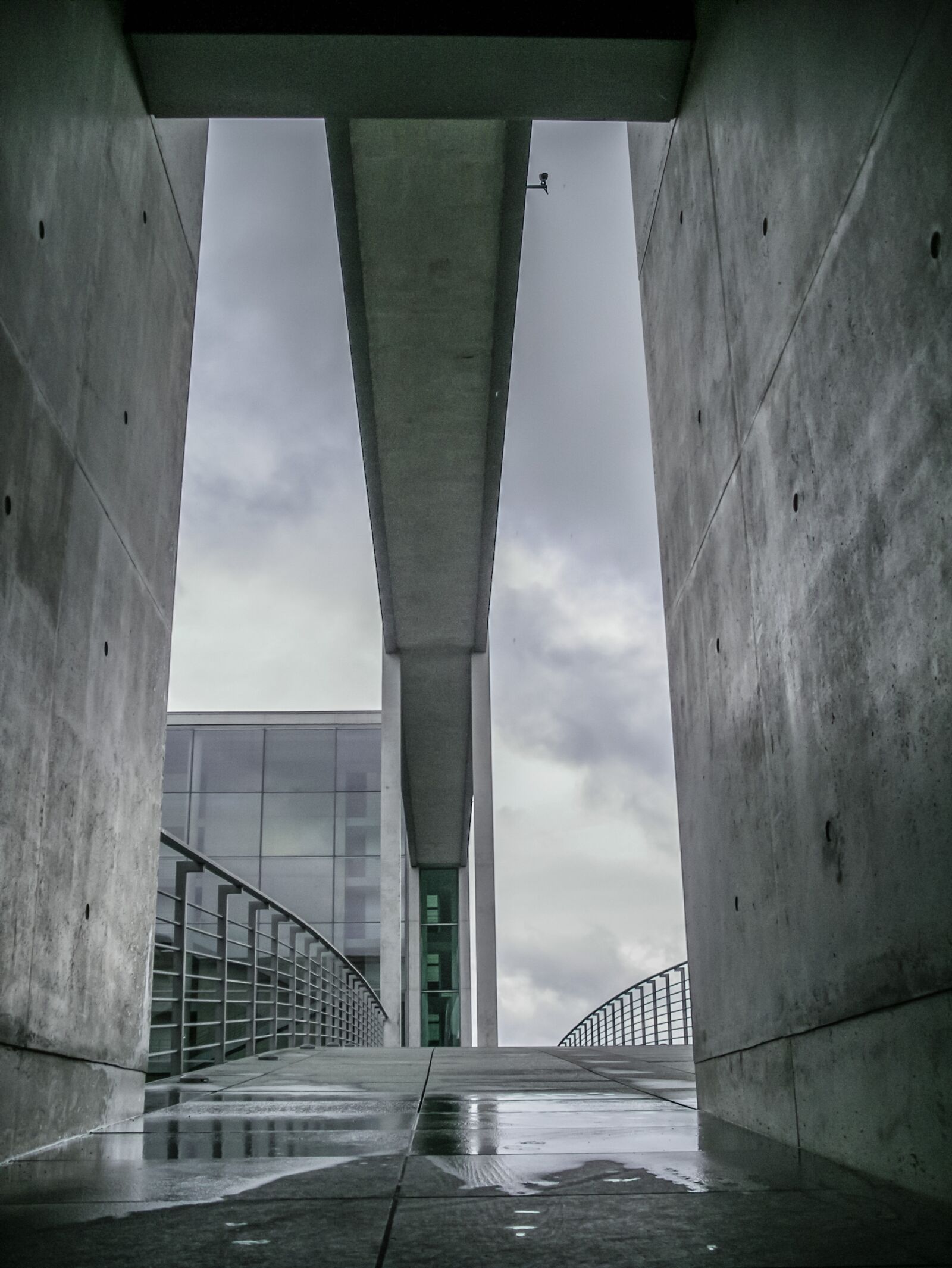 Pentax OPTIO 750Z sample photo. Berlin, spree, bridge photography