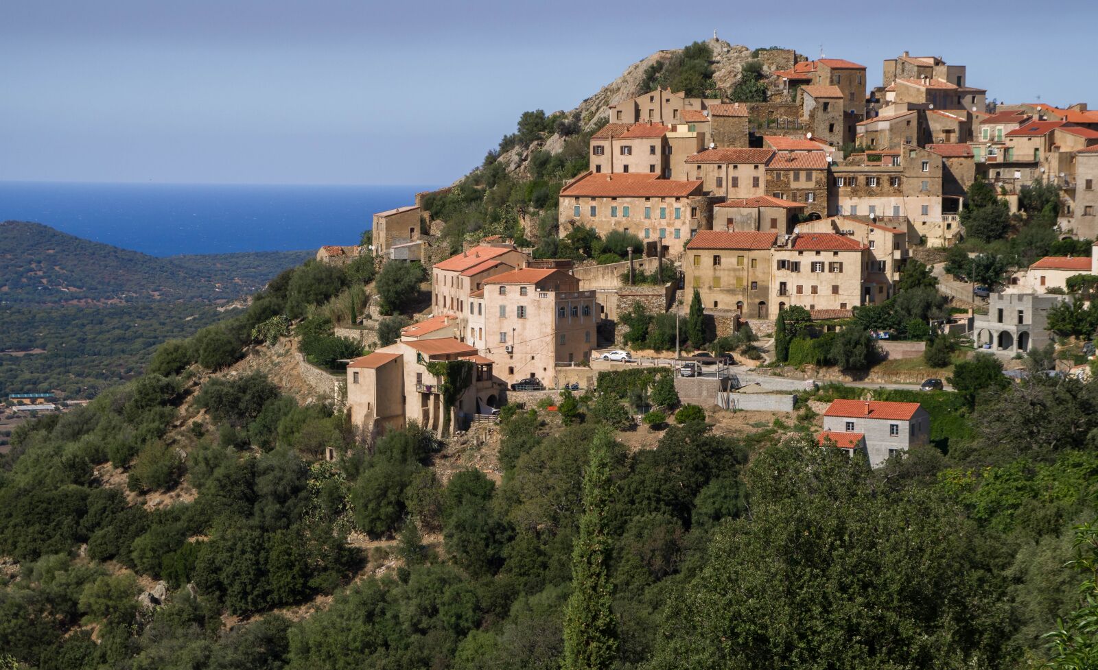 Pentax KP sample photo. Corsican, belgodère, village photography