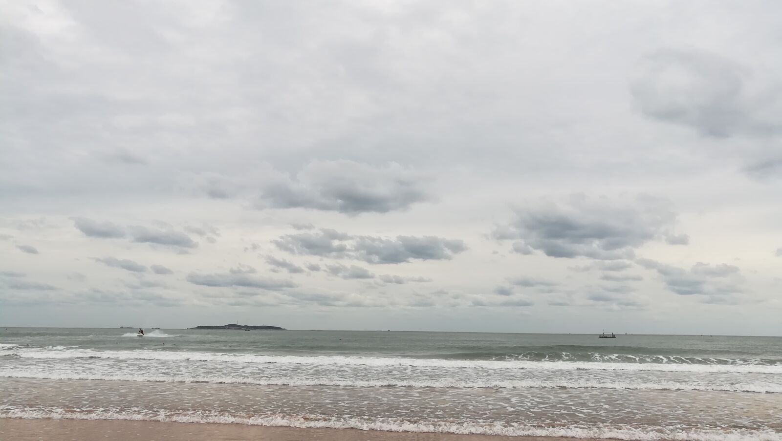 HUAWEI c??Eu?s 6X sample photo. Waves, sea, spray photography