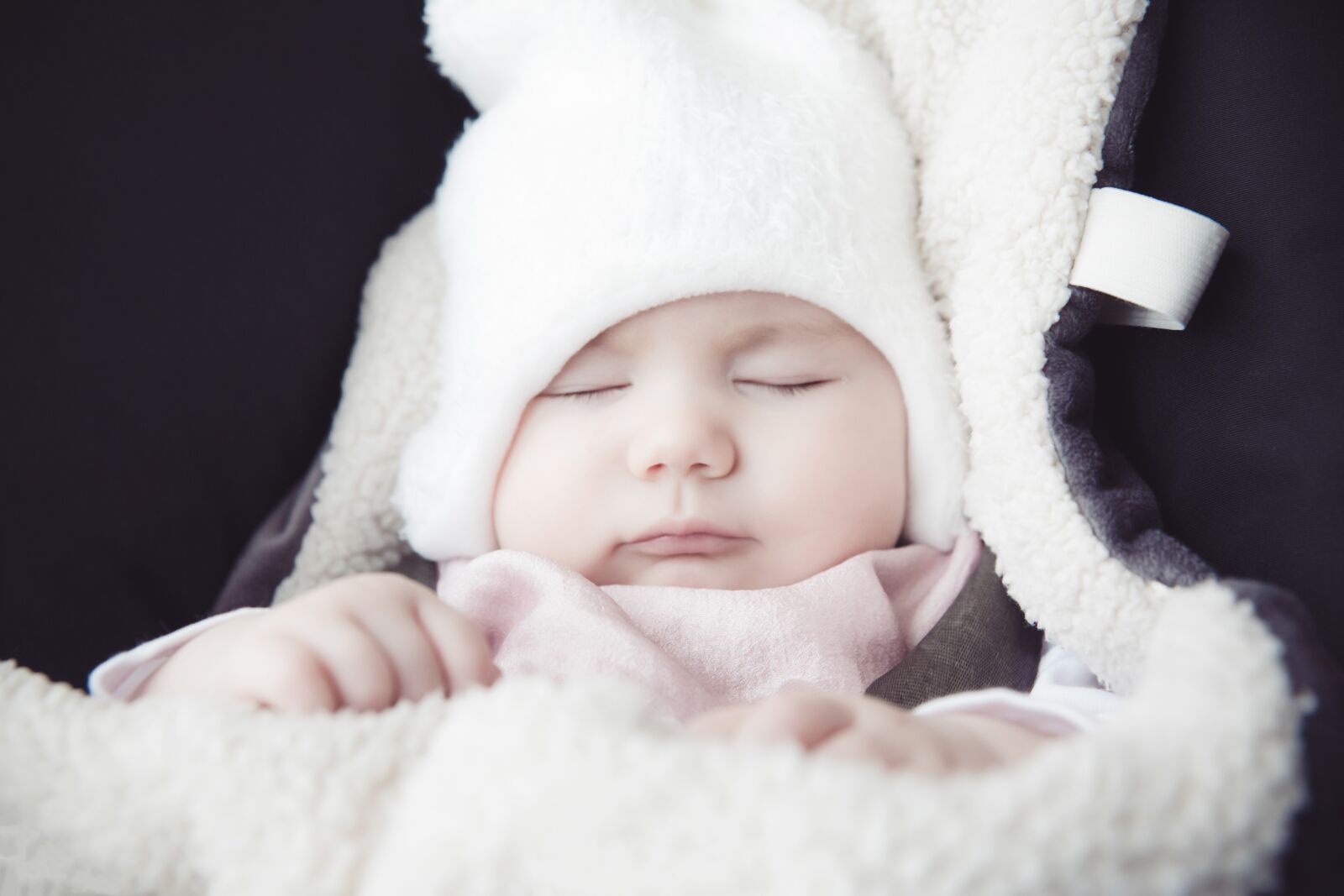 Canon EOS 5D Mark III sample photo. Winter, child, cold photography