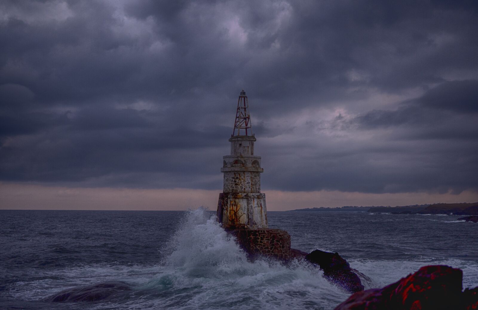 Sony Planar T* FE 50mm F1.4 ZA sample photo. Lighthouse, sea, water photography