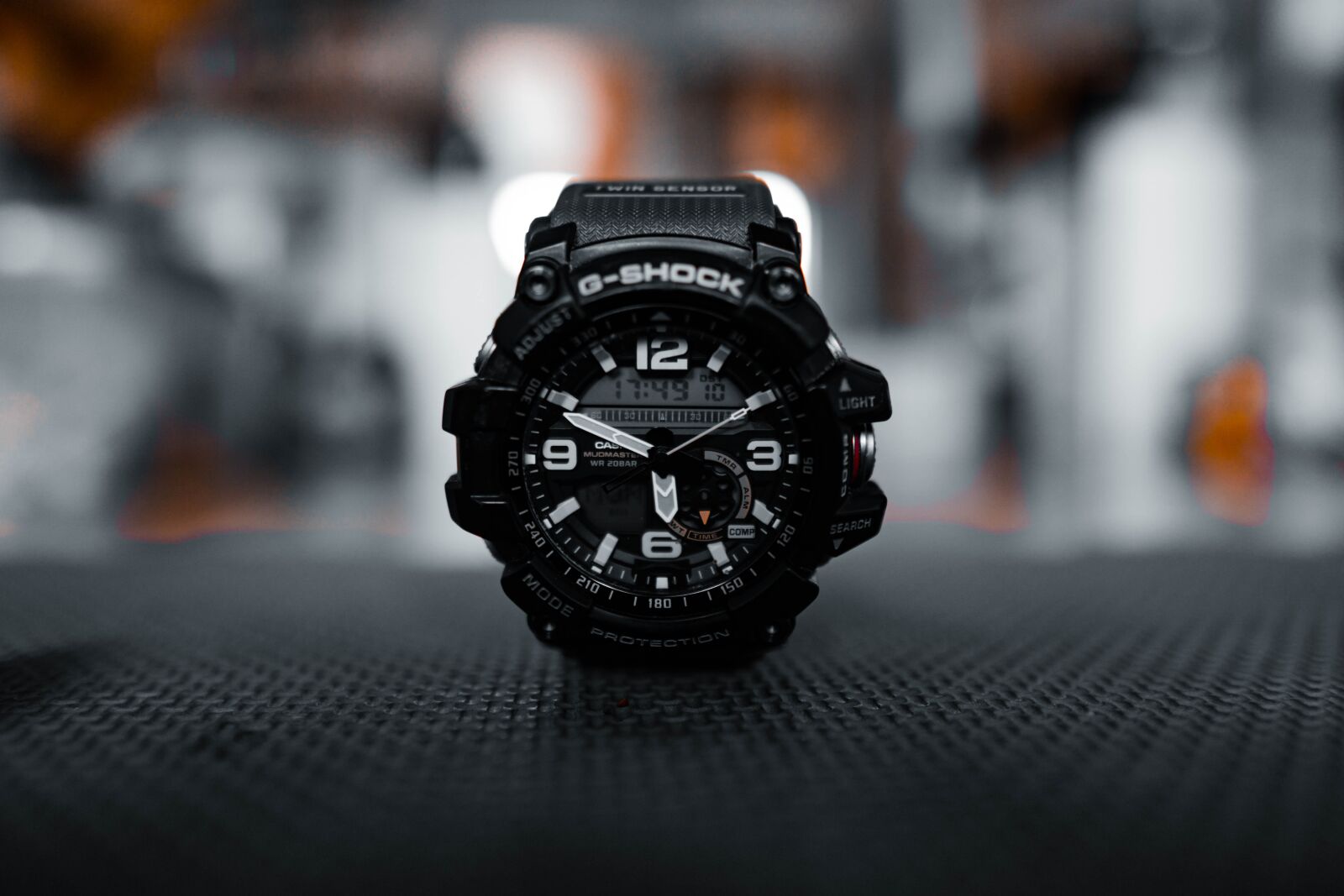 Sony a6400 + Sigma 16mm F1.4 DC DN | C sample photo. Hours, a man, accessories photography