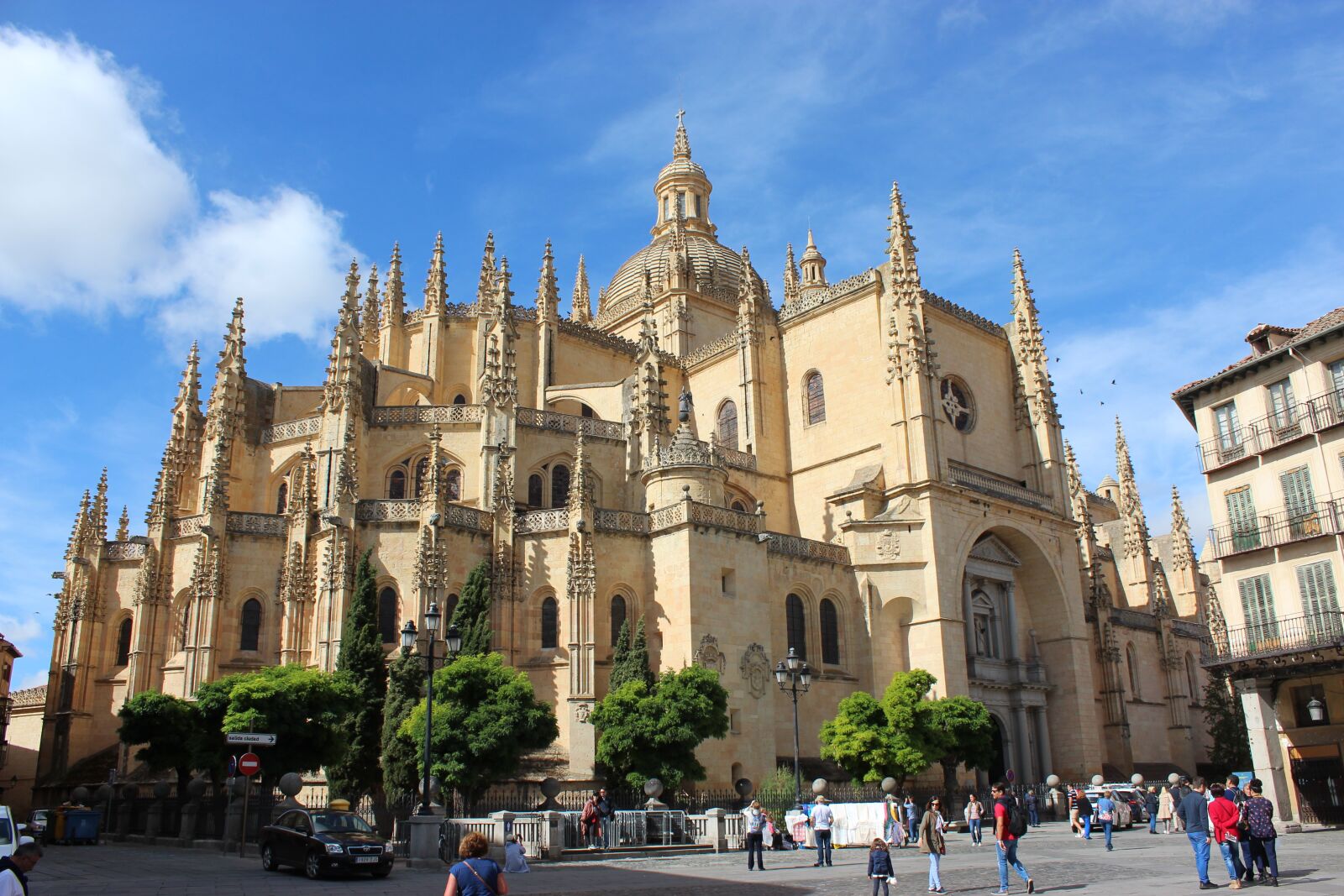 Canon EOS 600D (Rebel EOS T3i / EOS Kiss X5) sample photo. Spain, segovia, cathedral photography