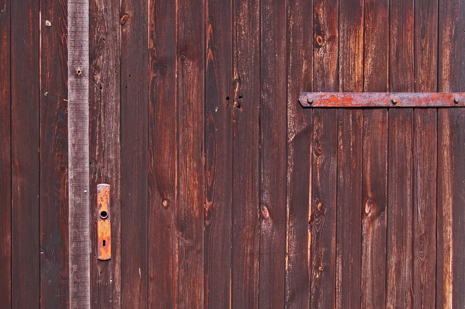 Pentax *ist DL2 sample photo. Door, goal, barn door photography