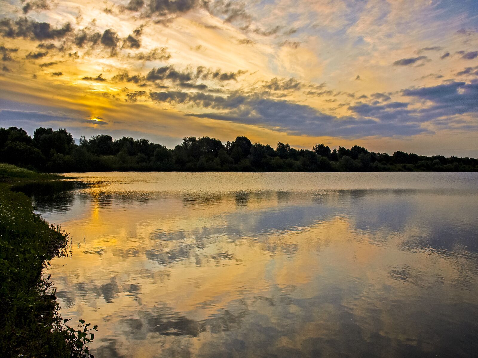 OLYMPUS 14-42mm Lens sample photo. Landscape, pond, twilight photography