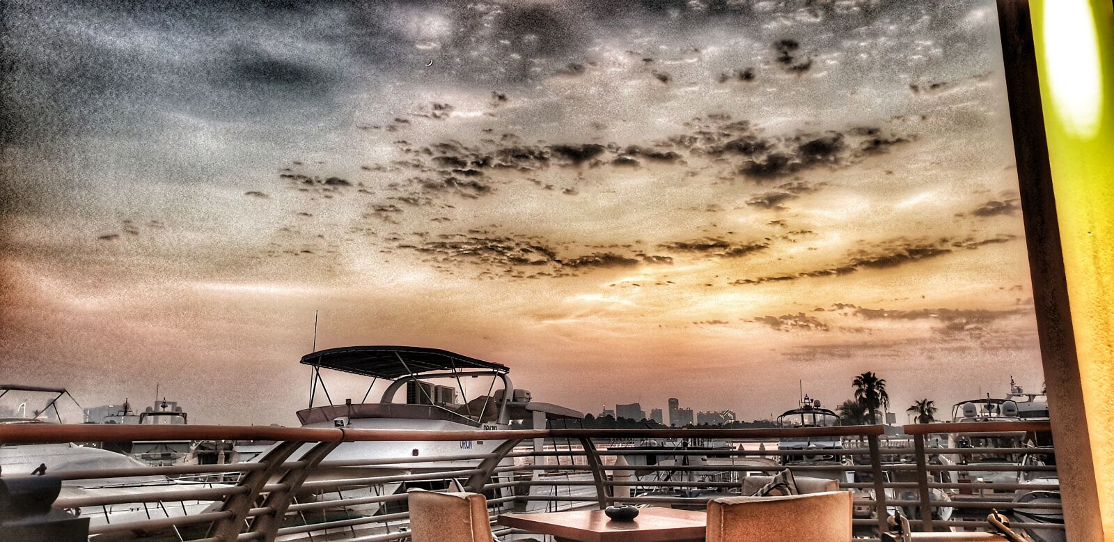 Samsung Galaxy Note9 sample photo. Boat, sky, clouds photography