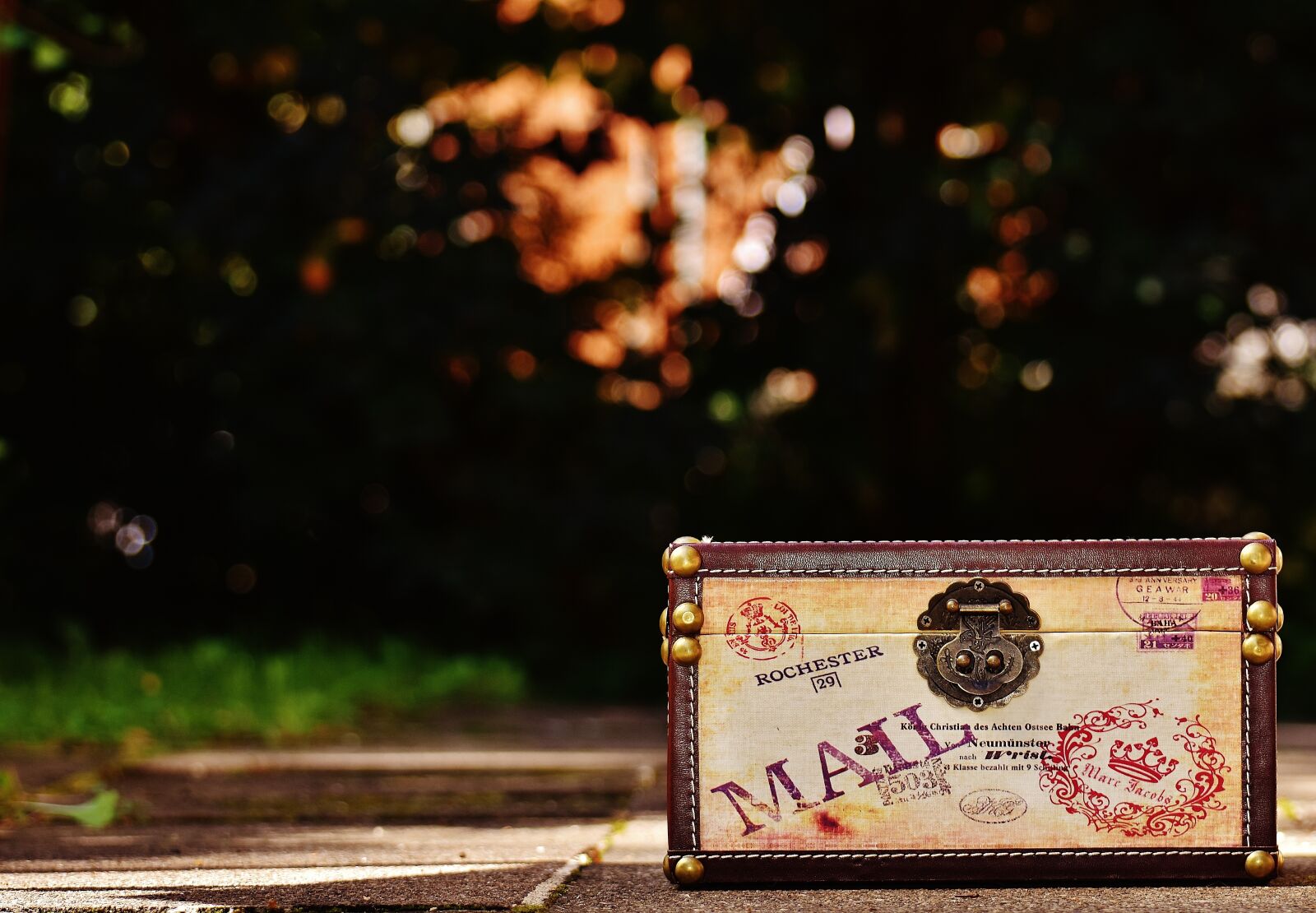 Nikon D7200 sample photo. Chest, luggage, send mail photography