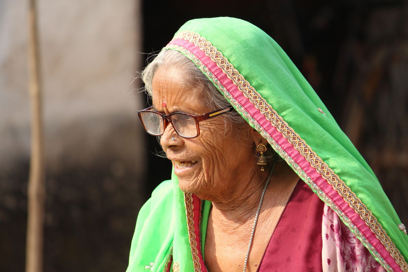 Canon EOS 700D (EOS Rebel T5i / EOS Kiss X7i) sample photo. Old women, old lady photography
